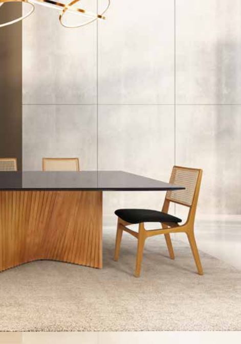 Ambiente 2 com Mesa Esse Cinnamomo laminada con tablero en tono negro y cristal 240x120cm