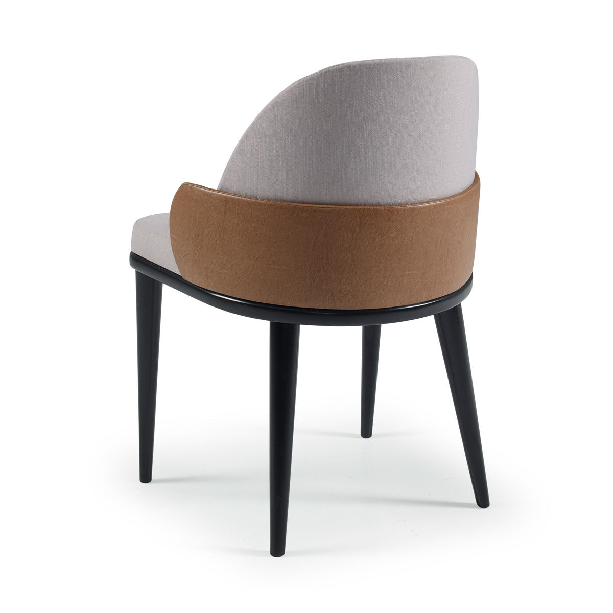 Silla Polara con brazo de madera lacada en negro y asiento tapizado en lino gris