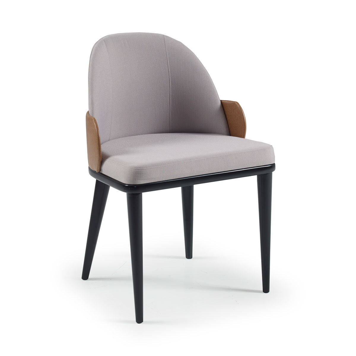 Silla Polara con brazo de madera lacada en negro y asiento tapizado en lino gris