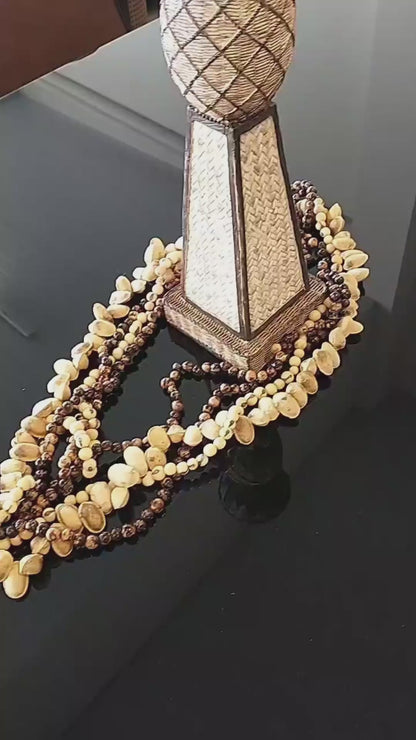 Collar Decorativo con Semillas Naturales y Macramé