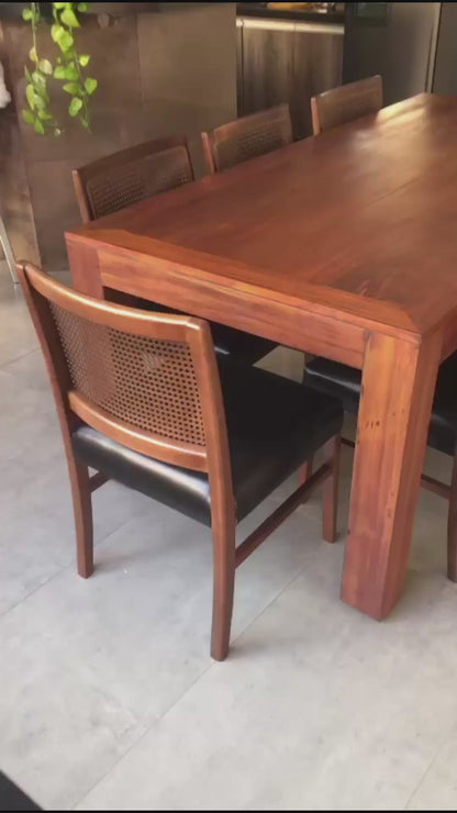 Mesa de comedor Jacqueline de madera maciza 160x100 cm - 6 plazas