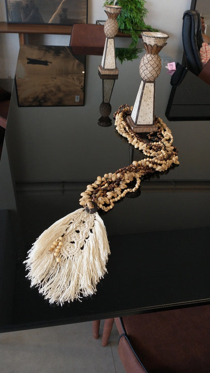 Collar Decorativo con Semillas Naturales y Macramé