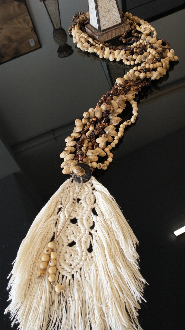 Collar Decorativo con Semillas Naturales y Macramé