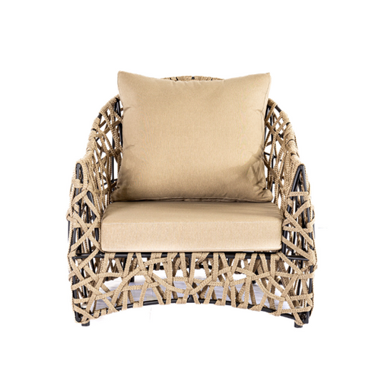 Ilustre sillón tapizado de aluminio en negro y cuerda náutica en Fendi