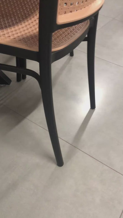 Silla de polipropileno Amis negra