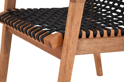 Silla Dash con brazo de madera y cuerda náutica en negro