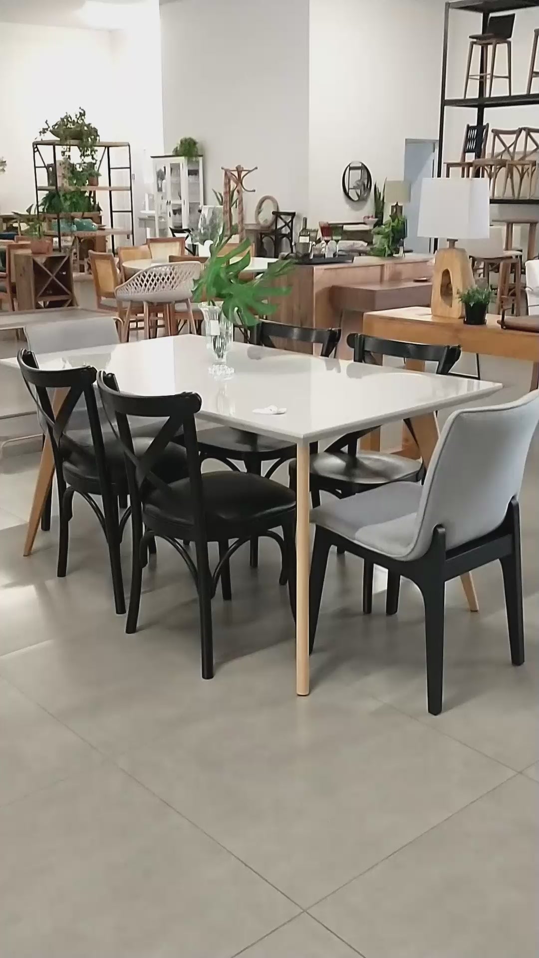 Conjunto Mesa de Jantar com 6 cadeiras - COLUMBIA